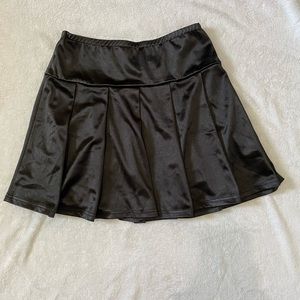 Black pleated skirt Size M